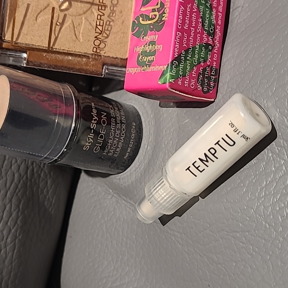 Blush, bronzer & highlighter makeup lot - Picture 2 of 4